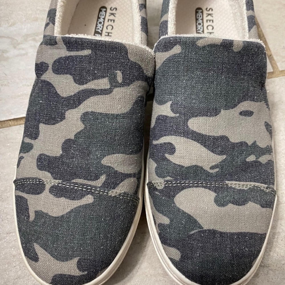 Sketchers slip on memory foam shoes